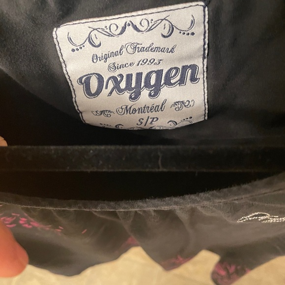 Small woman’s tee - Picture 3 of 6